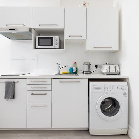 Bright Studio On Golders Green Road London Exterior photo