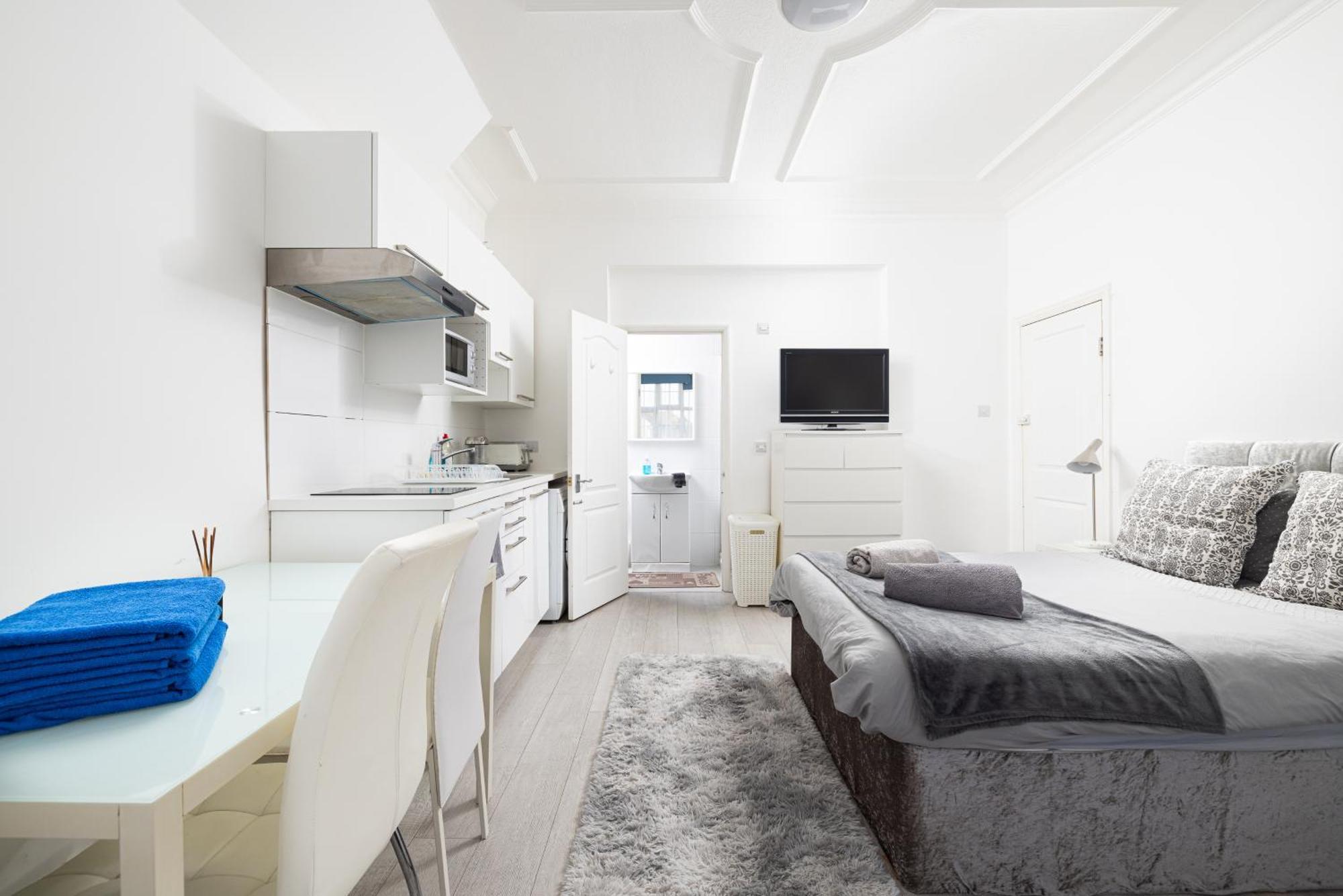 Bright Studio On Golders Green Road London Exterior photo